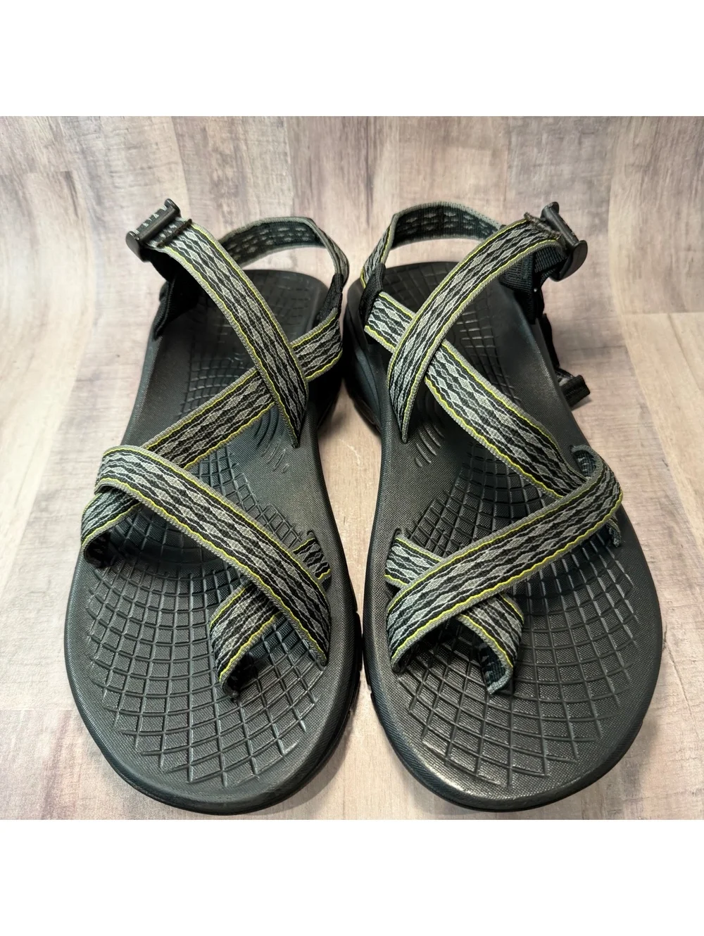 Chaco Mens Z/Volv 2 Sandals Perentie Neon Gray Yellow Strap Size 10 Toe Loop EUC